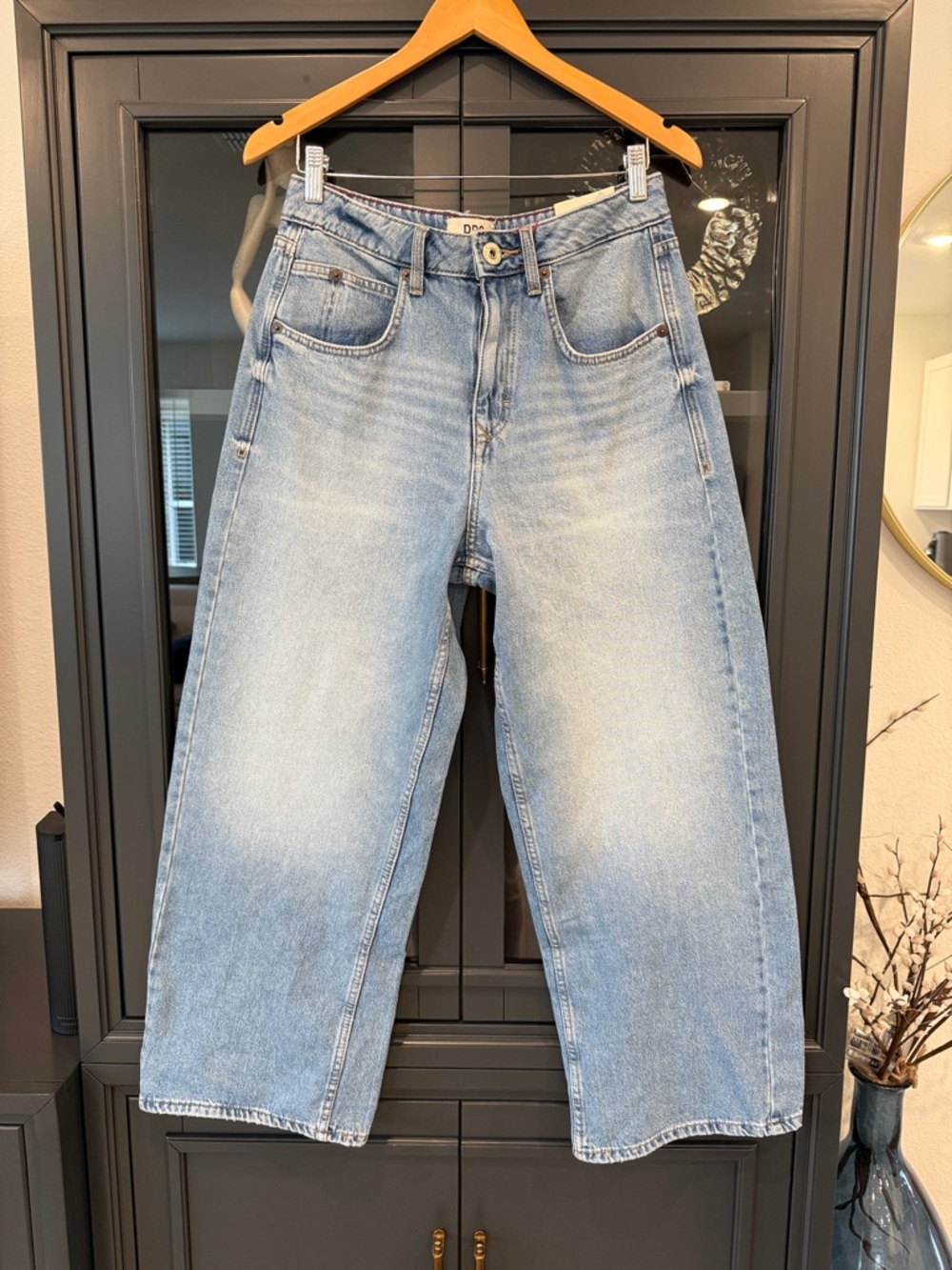 BDG Urban Outfitters Light Blue Women's Relaxed Wide-Leg Barrel Jeans